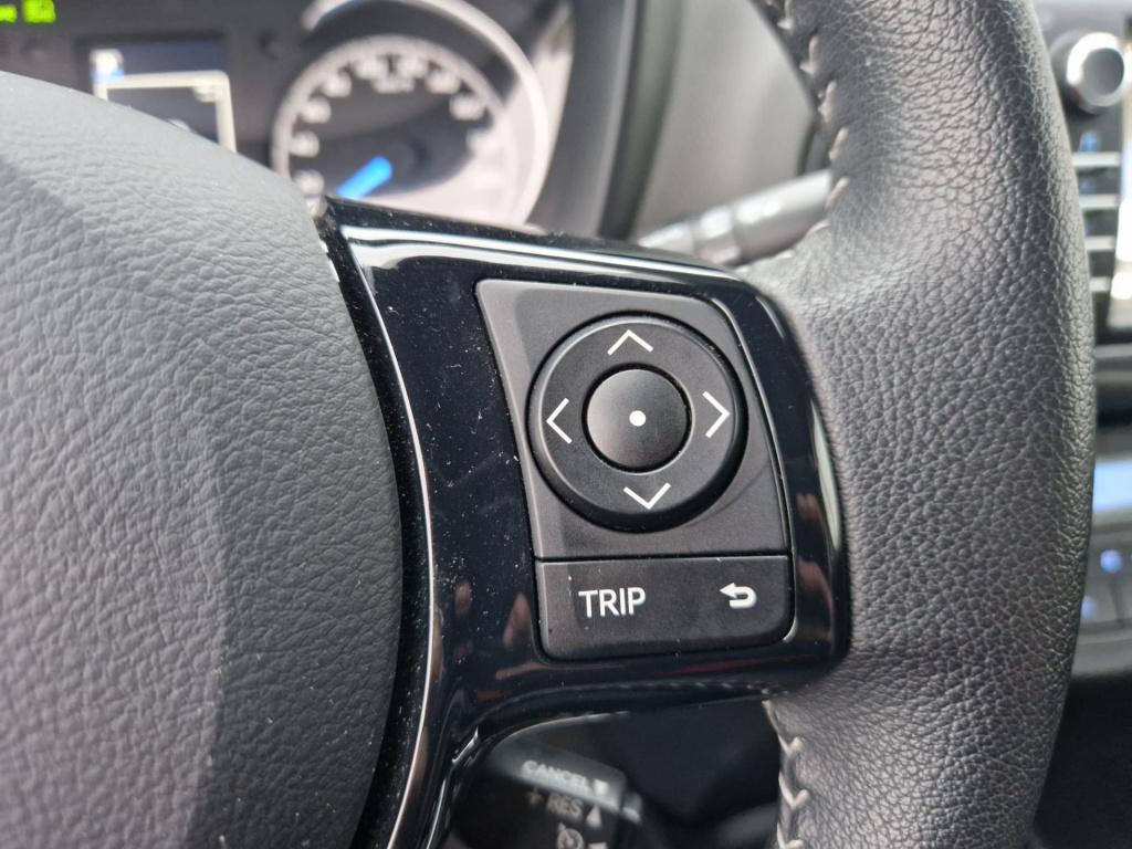 Toyota Yaris 1.5 hybrid dynamic | automaat | navi| rijstrookwaarschuwing | 