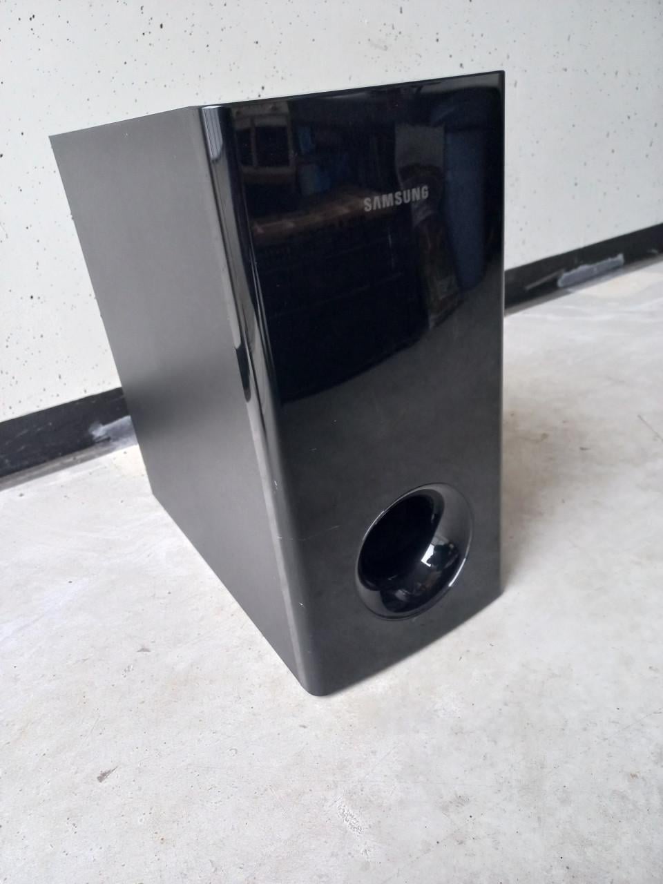 SAMSUNG Sub woofer speaker system