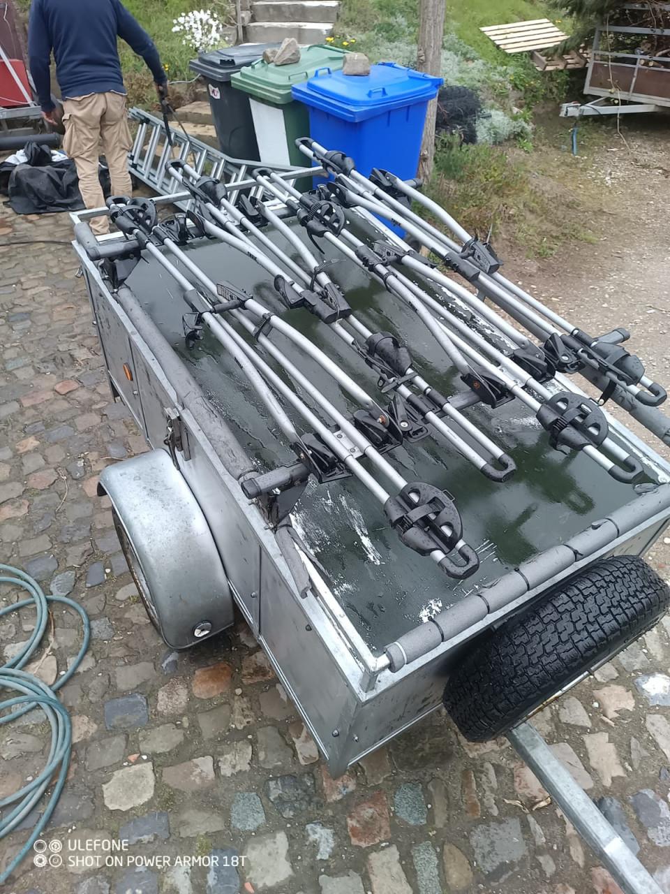 Grote bagagekar met Thule fietsendrager (4 fietsen)