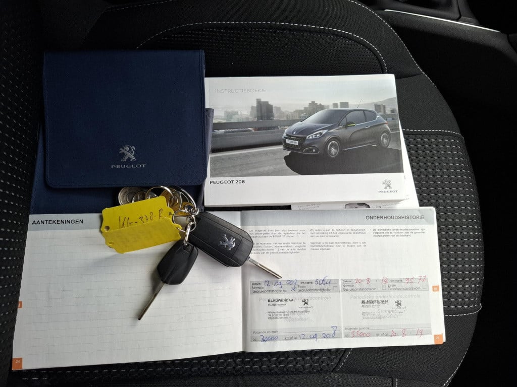 Peugeot 208 1.2 allure nav/clim/lmv/park