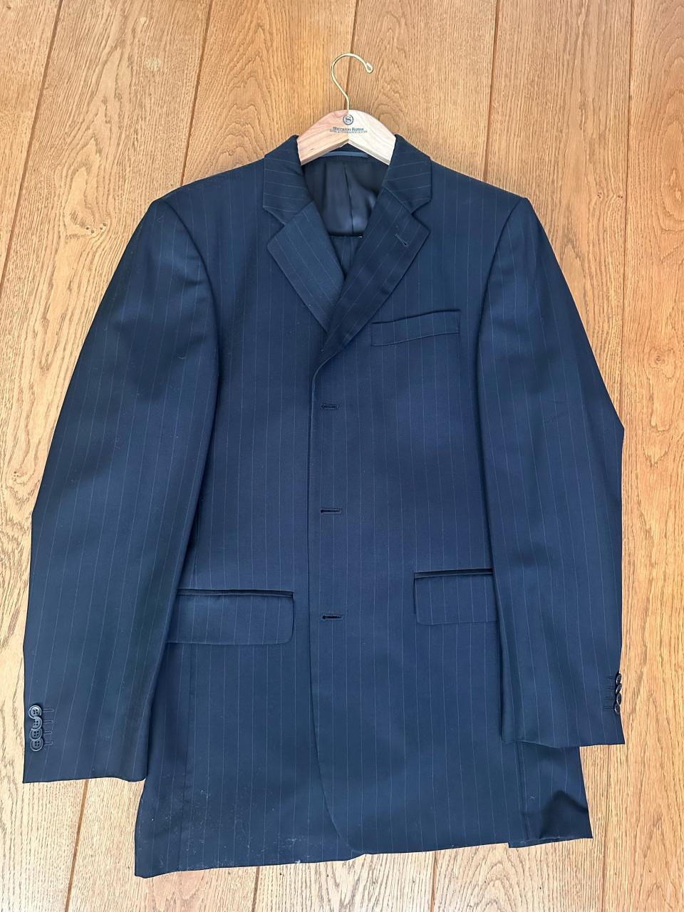 Mooi kostuum van Guy Laroche maat 102 (lengtemaat van 51)