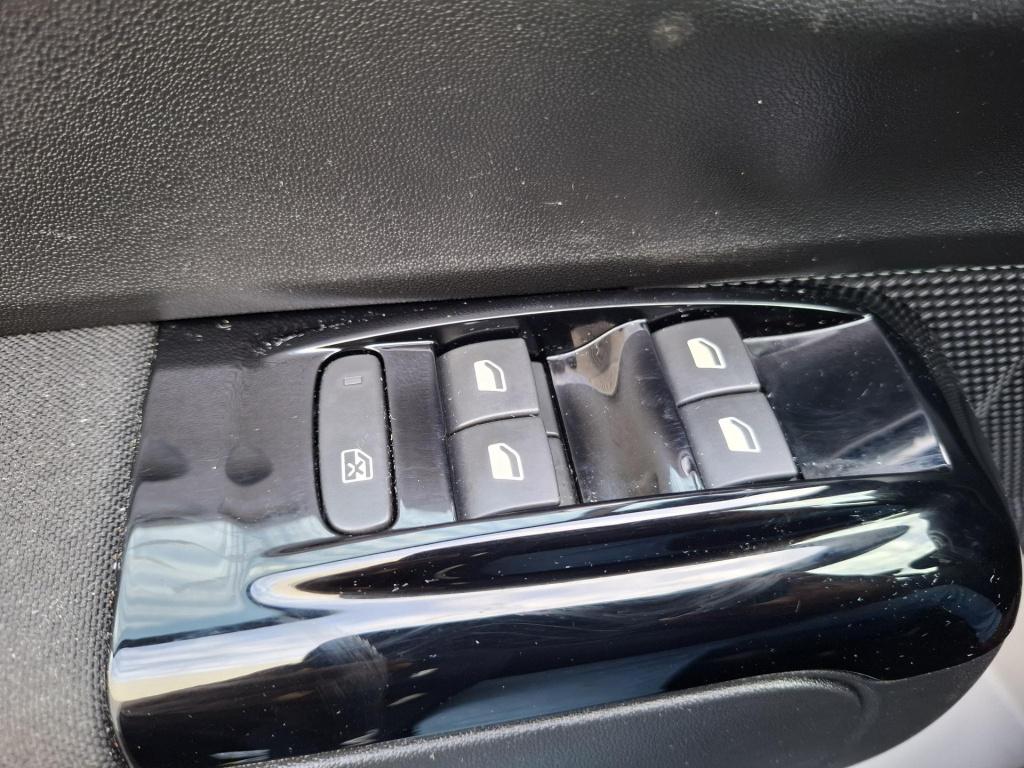 Citroen C3 1.2 feel pack ambiance clima/nav/led