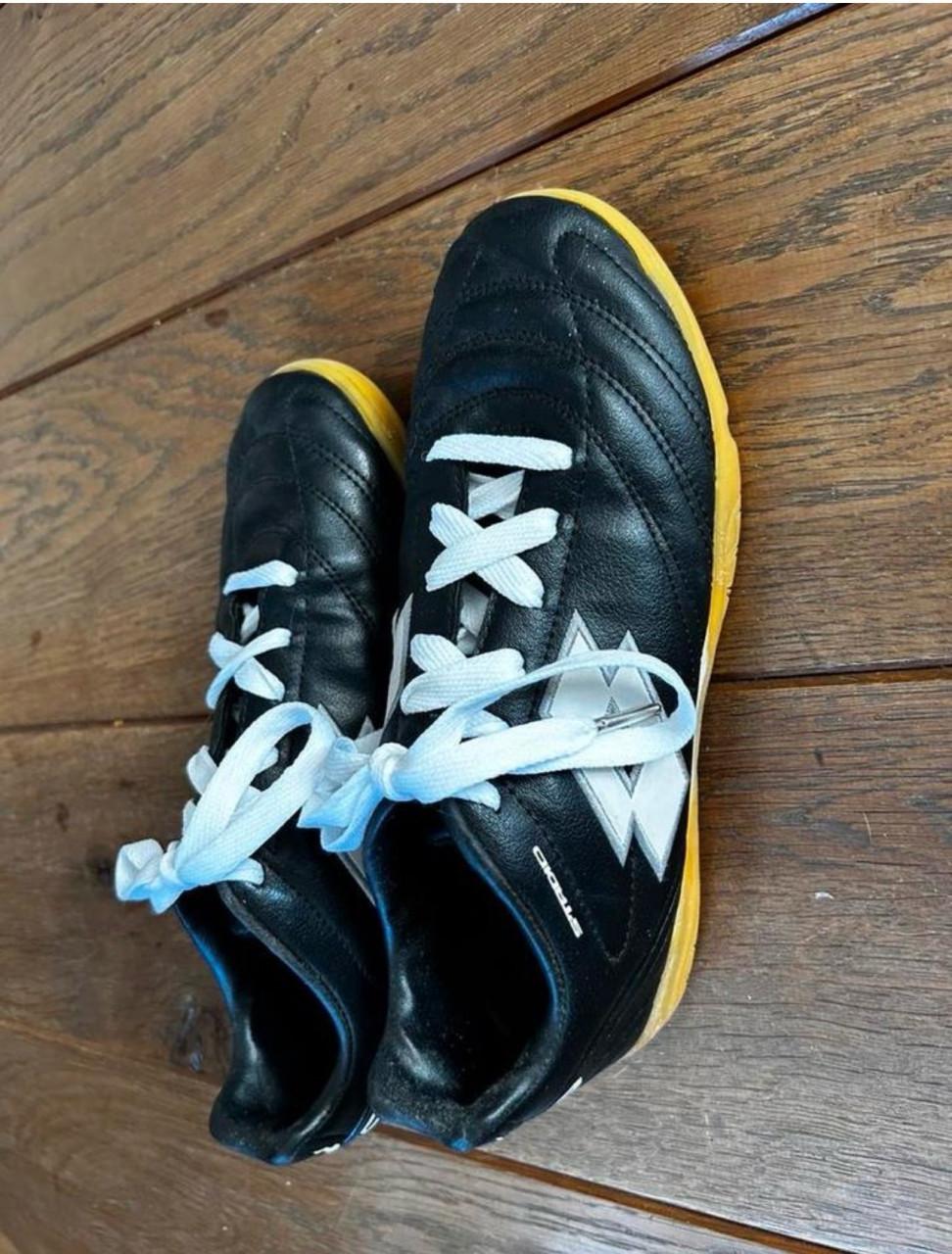 Te koop indoor sport/ voetbal schoenen mt 41