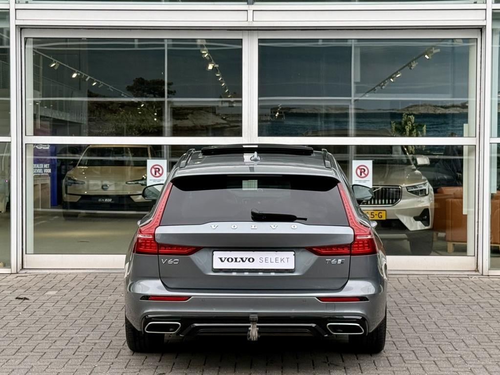 Volvo V60 t6 340pk recharge r-design| panodak| b&w sound| adap.cruise| tre