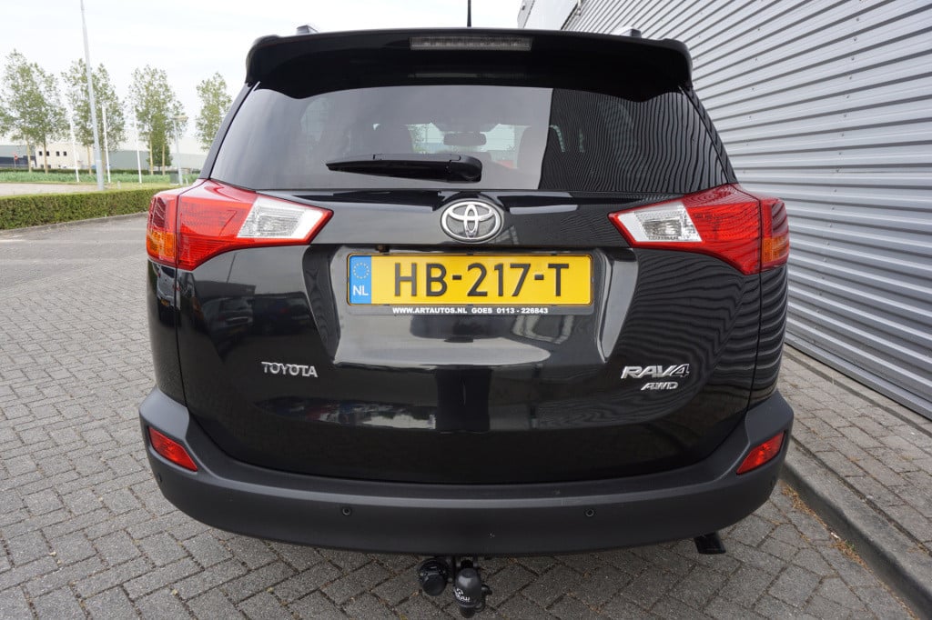 Toyota Rav4 2.0 dynamic 4wd - automaat- airco / navi / cruise / elektr. ram