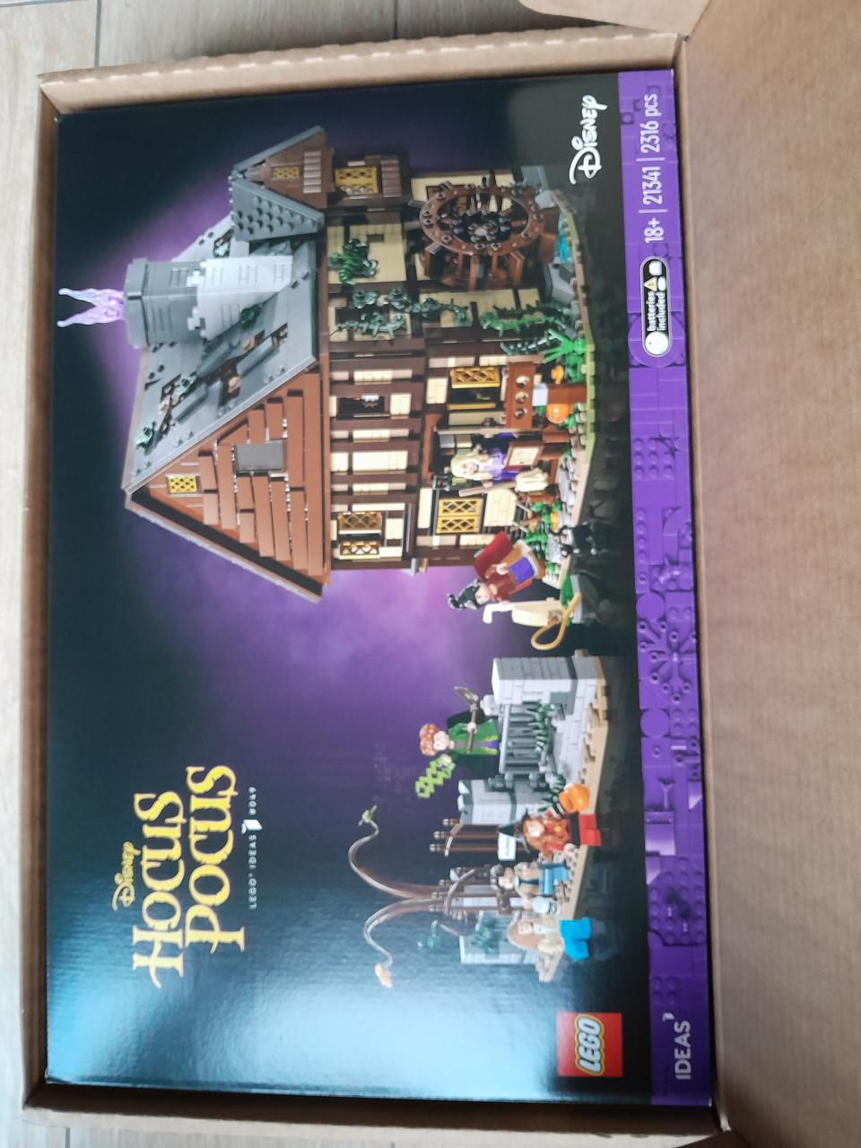 LEGO 21341 Hocus Pocus, huis van de Sanderson sisters