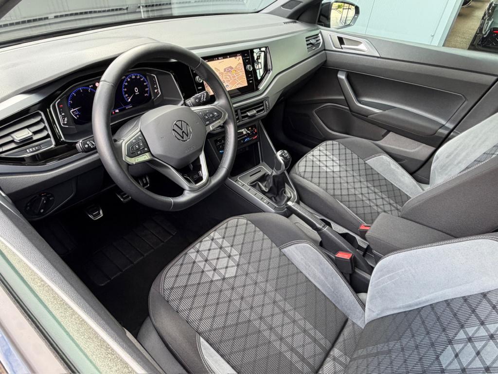 Volkswagen Polo 1.0 tsi r-line | iq light | carplay | camera | climate | st