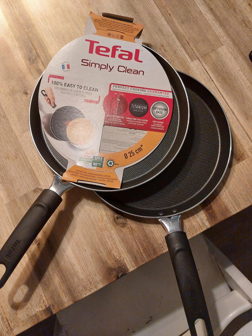 2 nieuwe pannekoekpannen