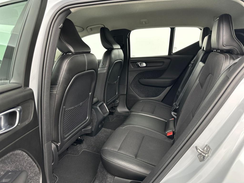 Volvo XC40 t3 163pk aut8 momentum pro| trekhaak| camera| climate| cruise co