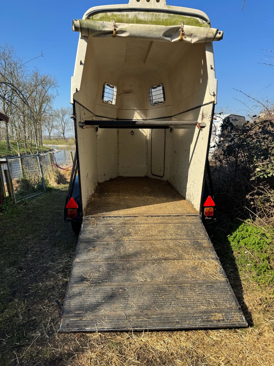 1,5 trailer
