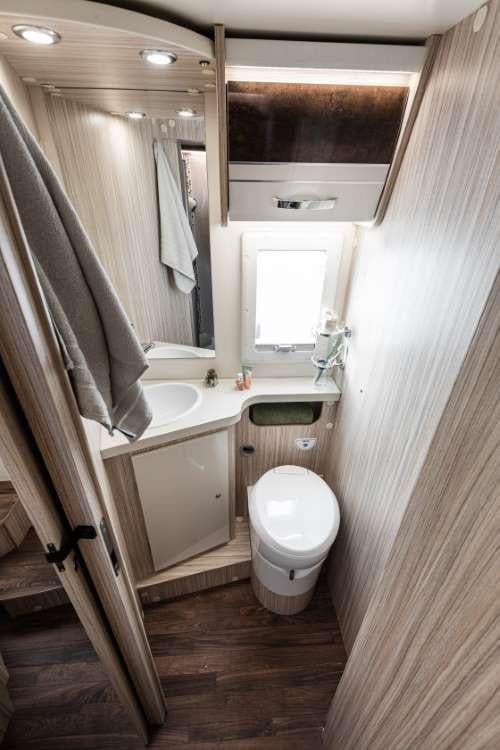 Elnagh T-Loft 582 - Face-to-face zithoek - Queensbed - Automaat - 2024