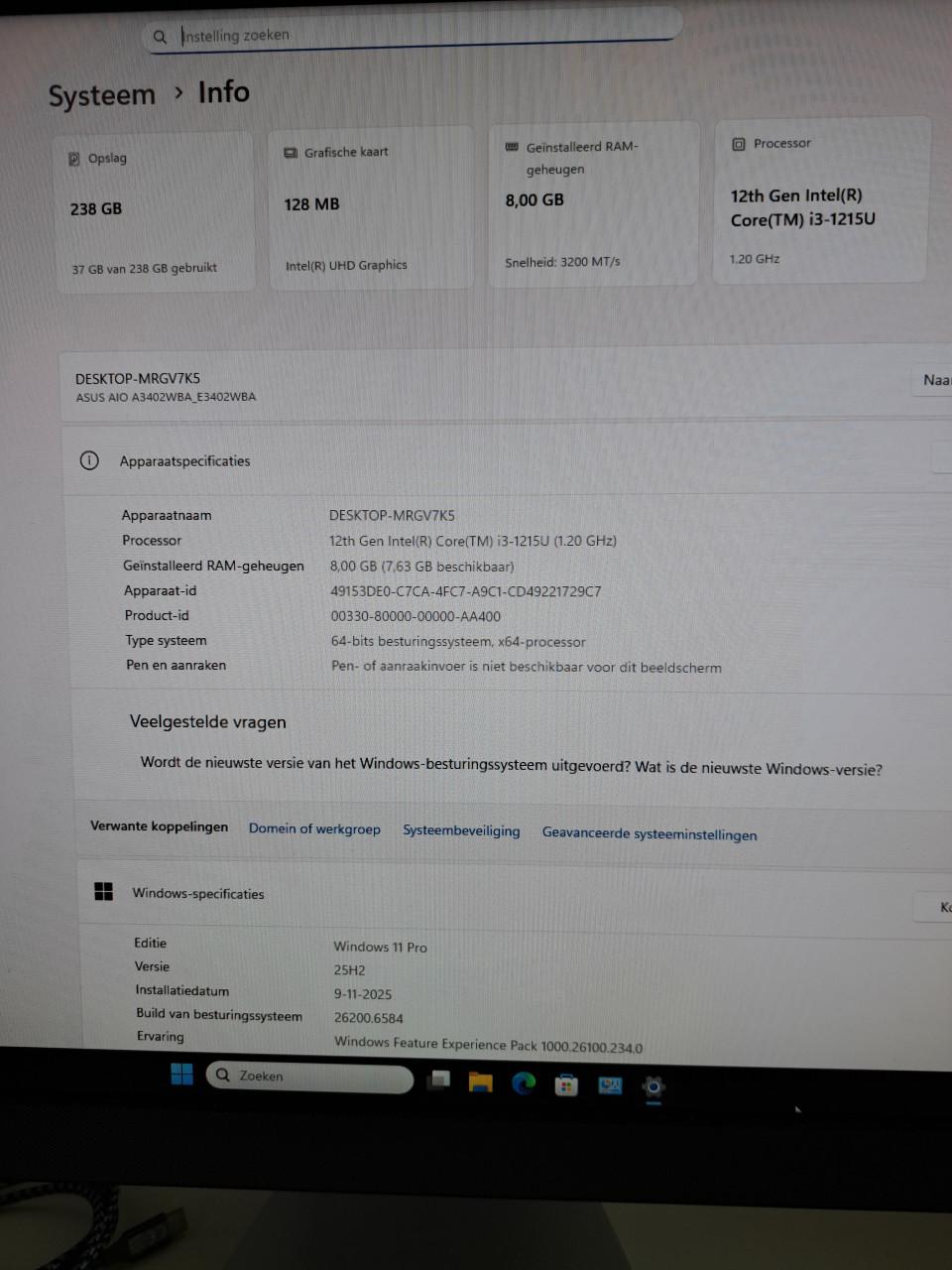 Asus all-in-one quadcore i3 12de generatie.