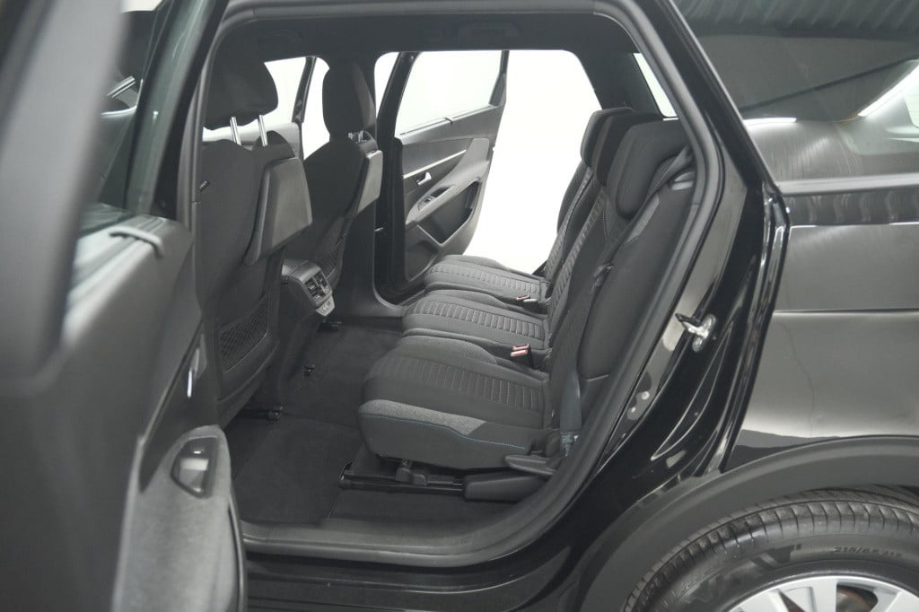 Peugeot 5008 puretech 130 eat8 active pack | 7 zitplaatsen | camera | navig