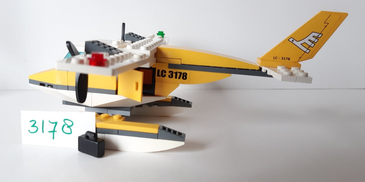 Lego City 3178: watervliegtuig met minifiguur.