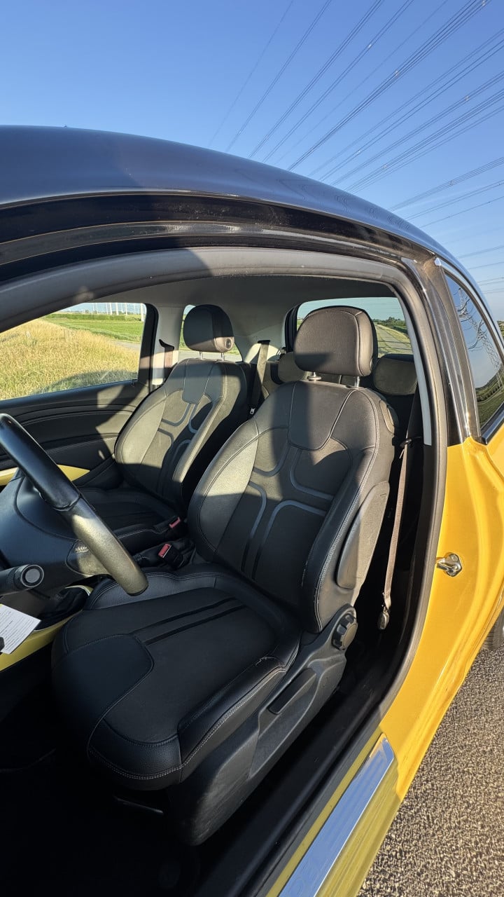 Opel Adam 1.4 | Geel | Cruise Control | Airco | Bluetooth | APK 17-02-2026