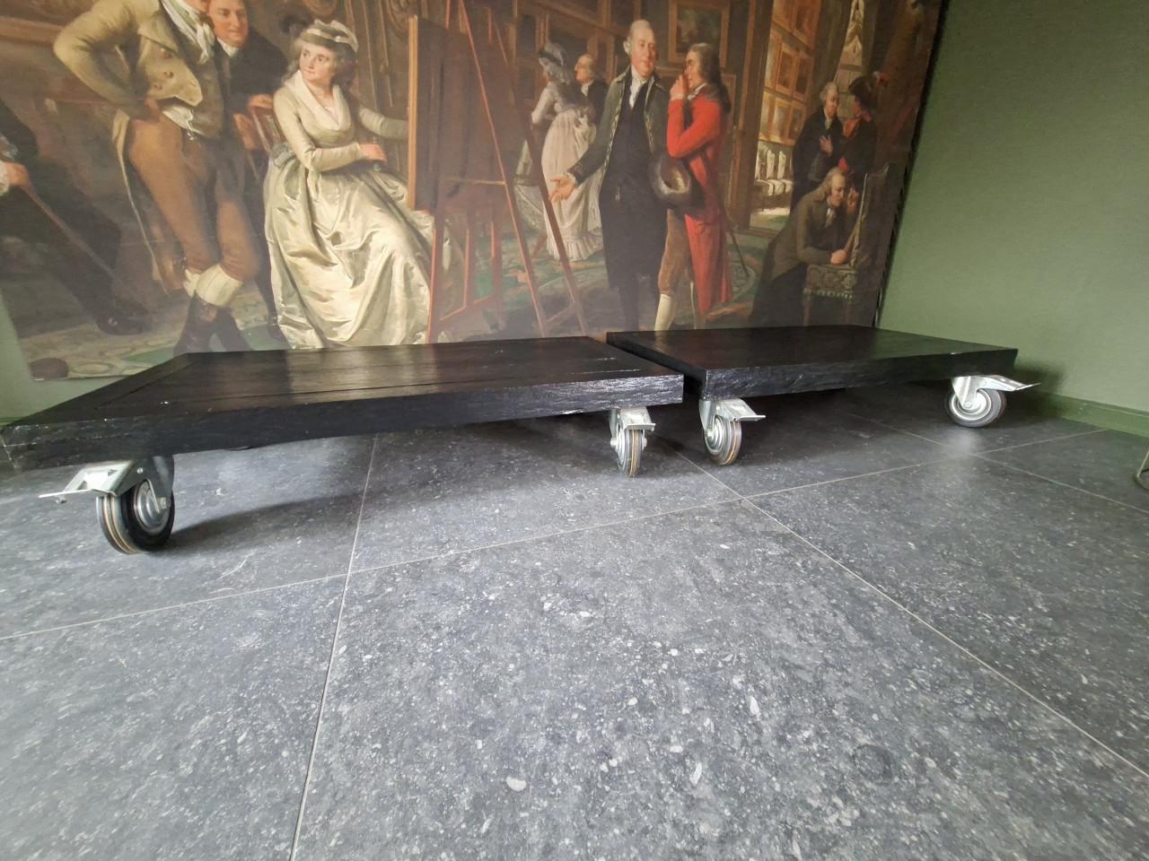 Salontafel/ bijzettafel op wieltjes