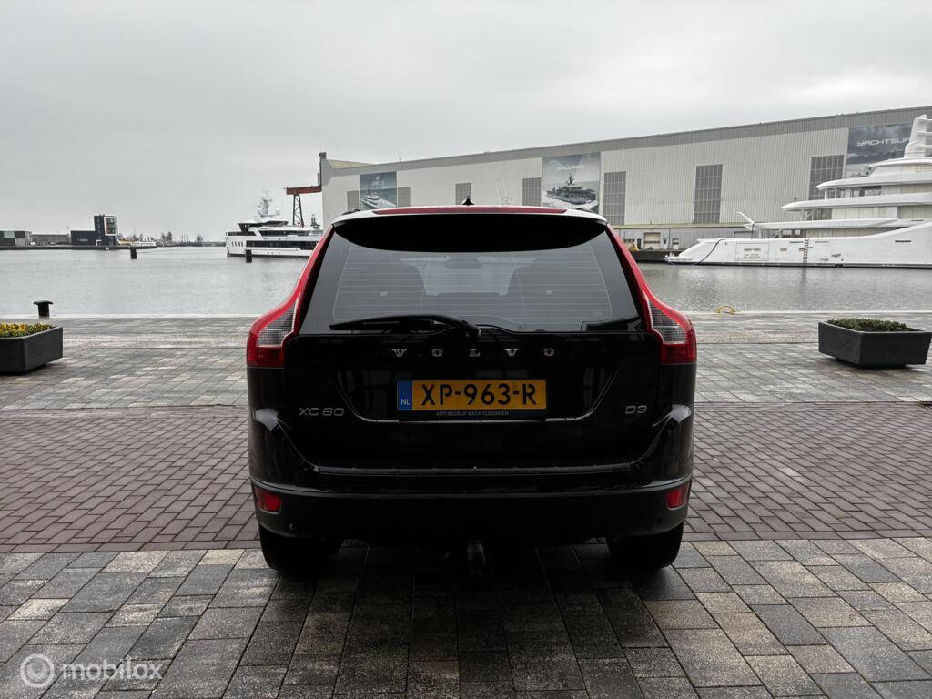 Volvo XC60 2.0 D3 R-Design Cruise Navi Automaat km270.481 Nap BJ2011