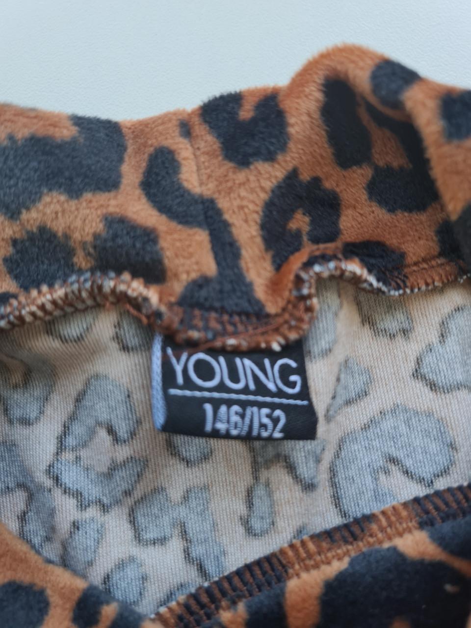 Leopardprint zachte kol truitje mt 146/152