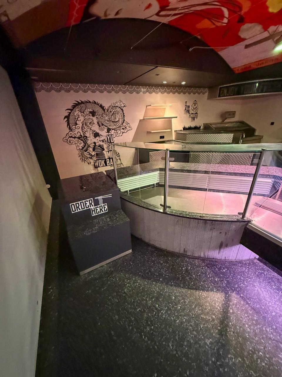 Horeca Keukenapparatuur - Complete koeltoog, frituur, afzuigkap