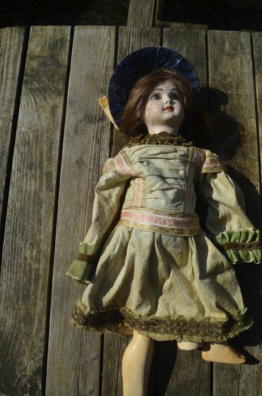 'Antieke' pop, biscuit (heet dat zo?) hoofd (2)