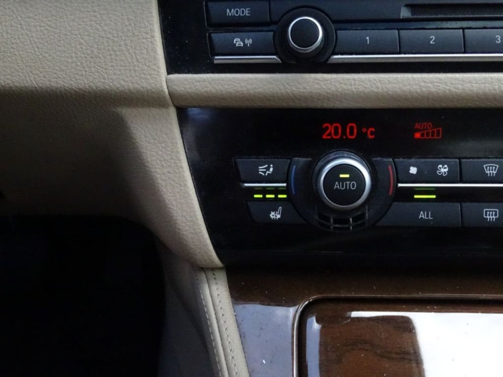 BMW 5 Serie 523i high executive pano | comfortstoelen | stoelverwarming!