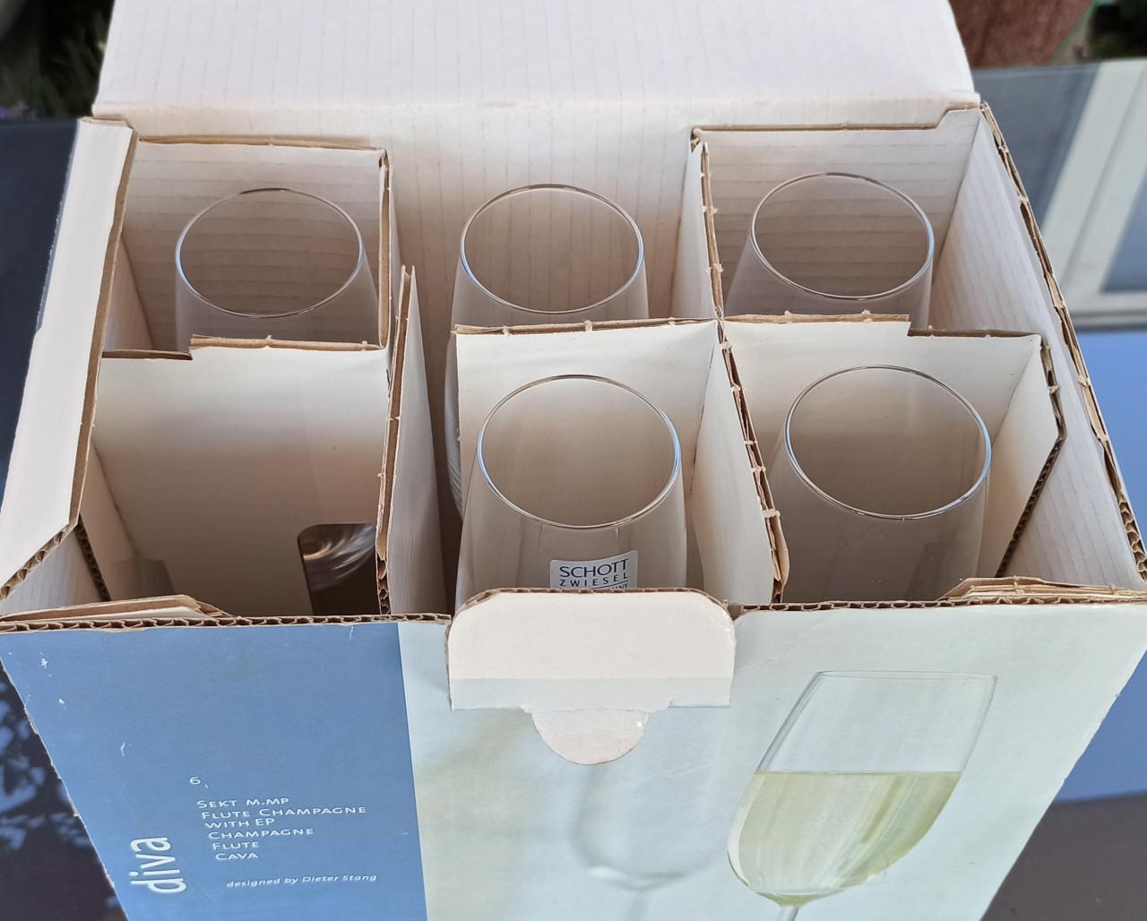 Vanaf €8 4st. - Wijnglazen, champagne glazen - zie adv. voor details