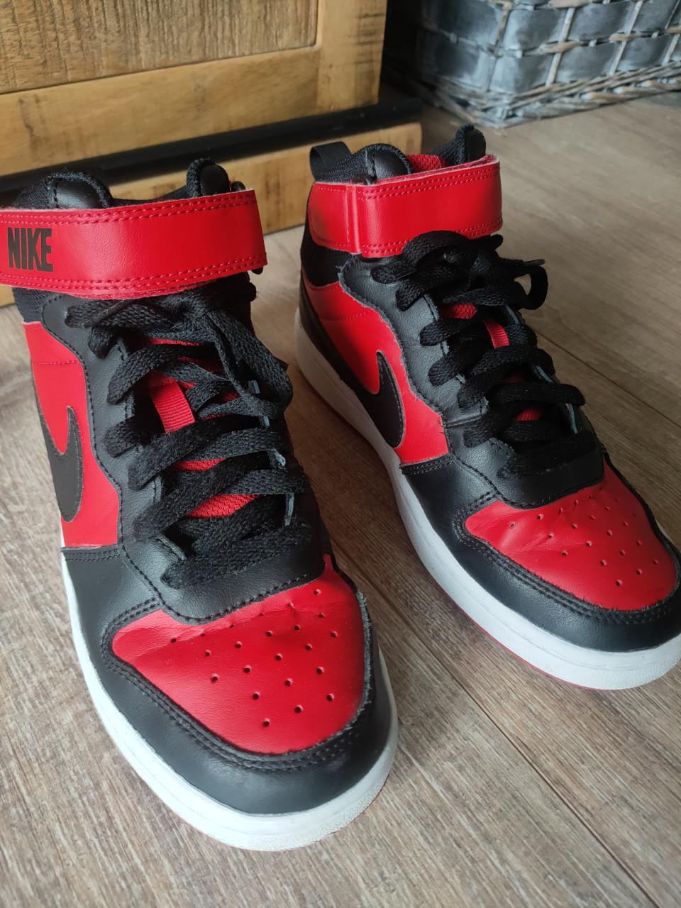 Nike Court Borough maat 36 ZGAN!