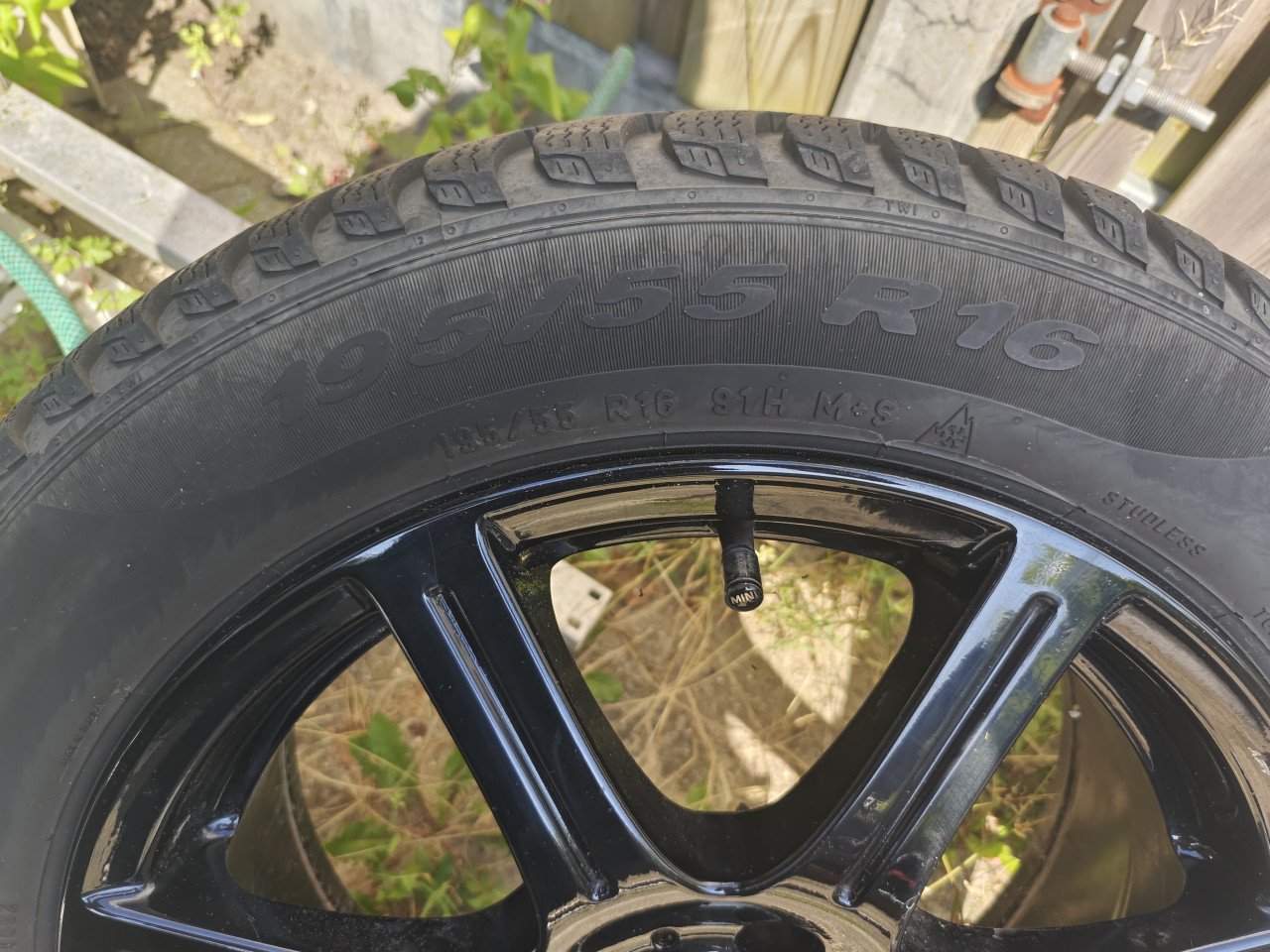 Originele Mini velgen 16" 4x100 Pirelli banden