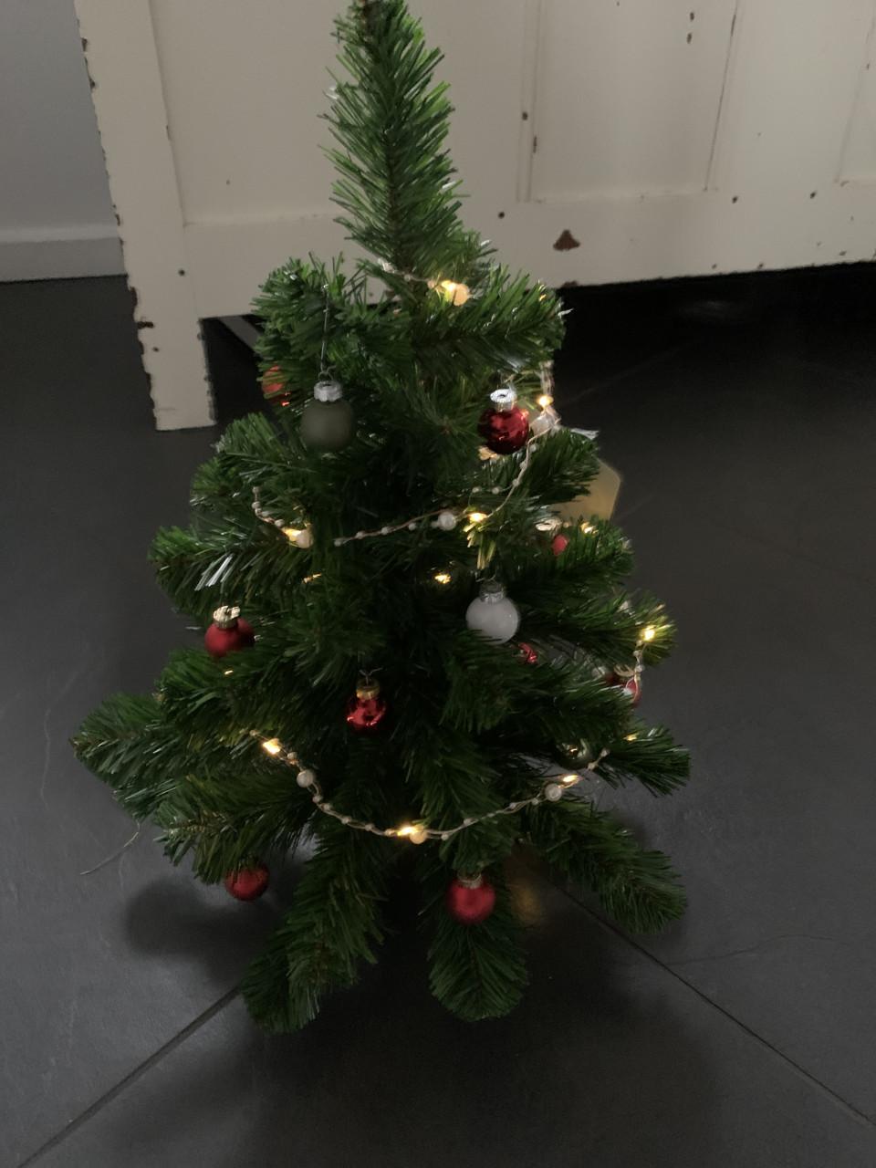 Kerstboompje.   Tafel boompje 45 cm