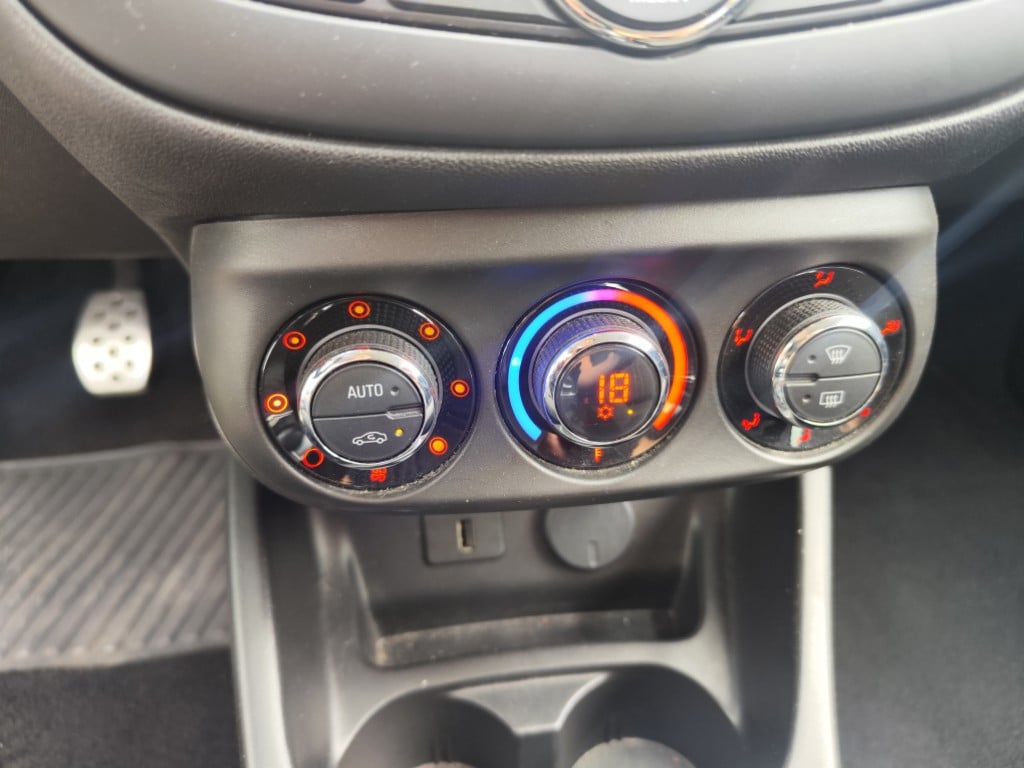 Opel Corsa 1.2 color edition