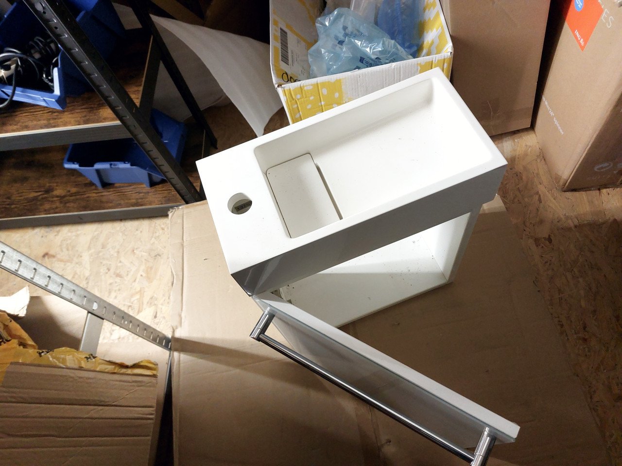 Wastafel toilet met meubel