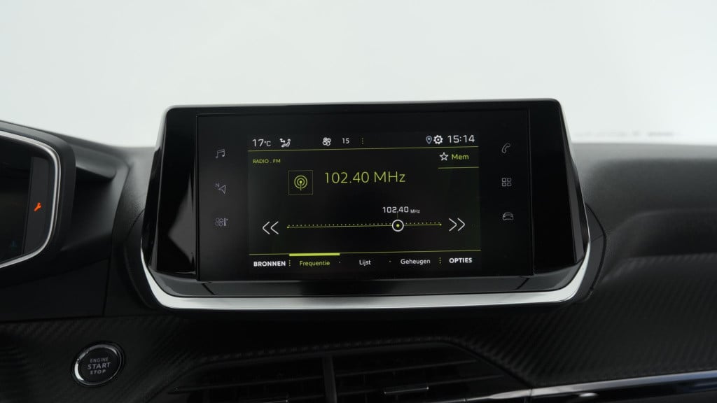 Peugeot 2008 puretech 130 allure | trekhaak | camera | apple carplay | stoe