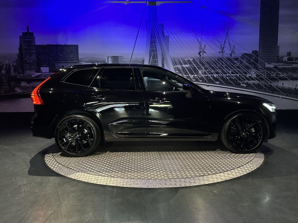 Volvo XC60 2.0 t8 plug-in hybrid awd plus black edition *luchtvering*hud*b&