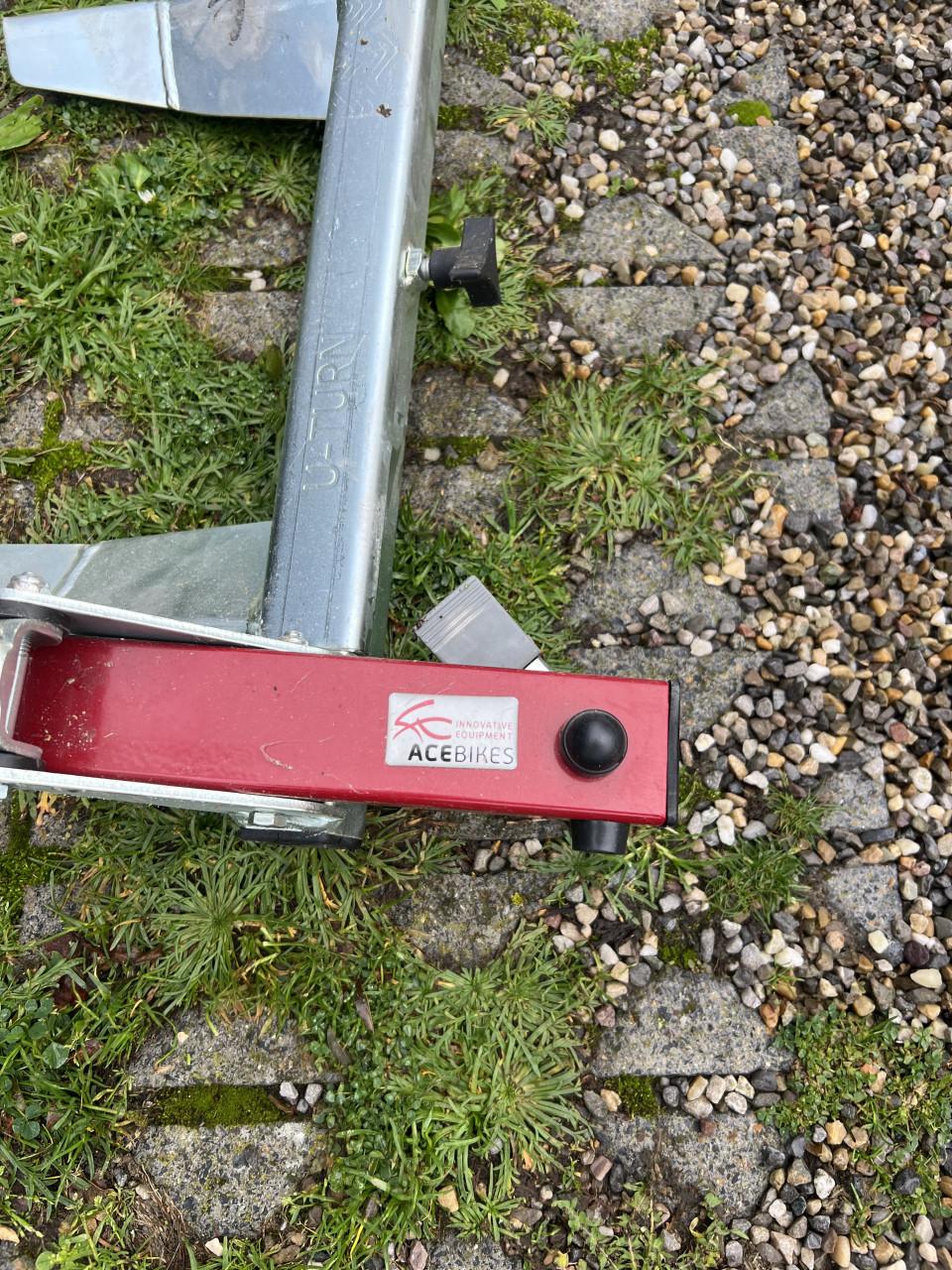 U- turn motor mover