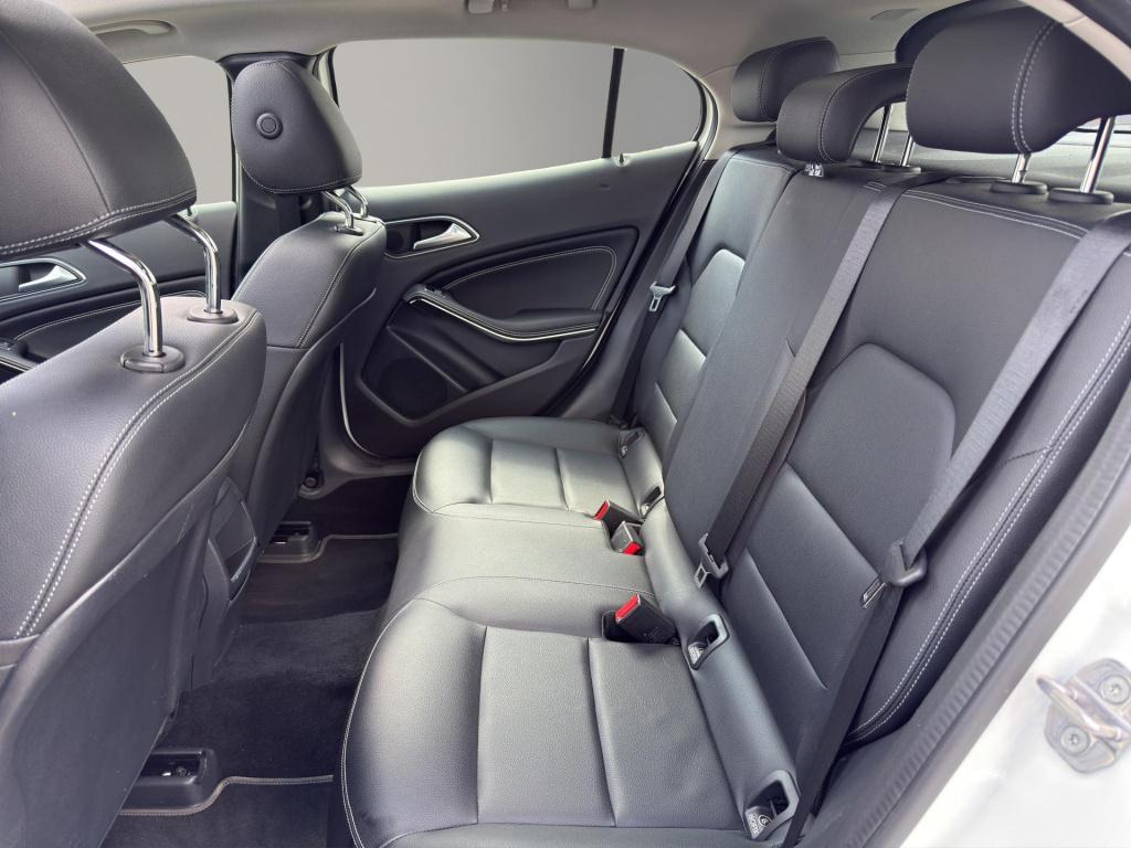 Mercedes-Benz Gla-klasse 180 premium | pano | leder sportstoelen | camera |