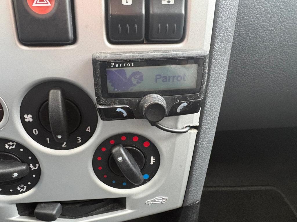 Dacia Logan mcv 1.6-16v lauréate