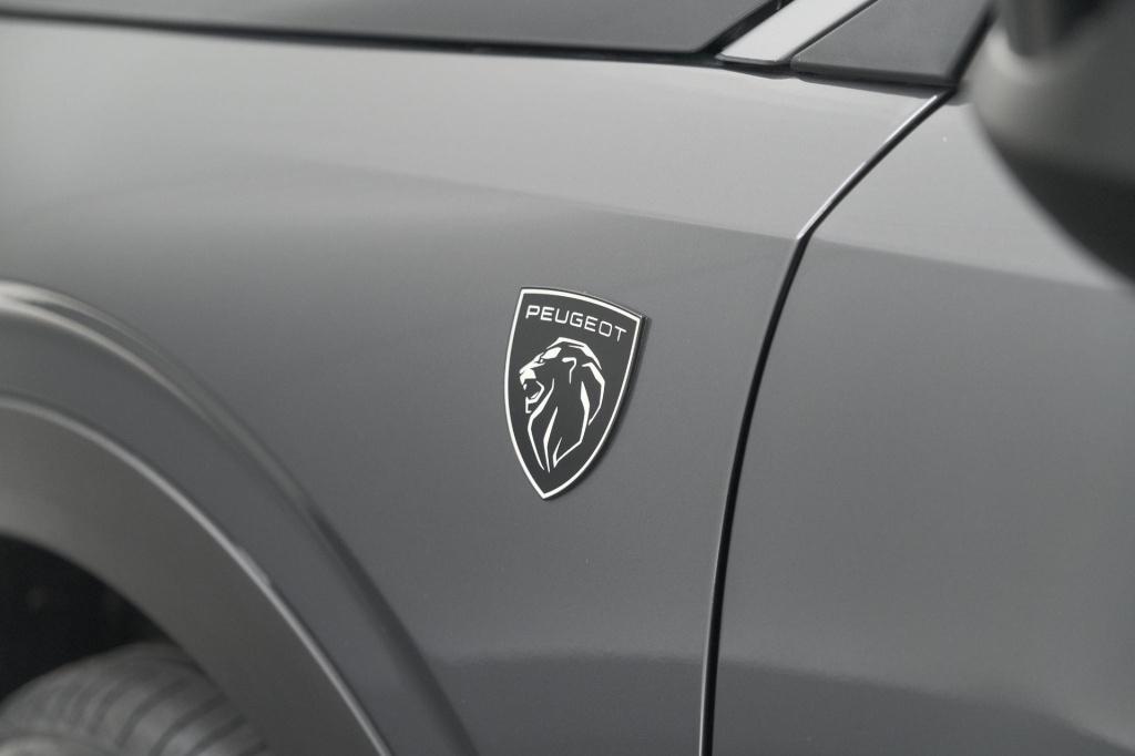 Peugeot 3008 1.2 hybrid 136 gt | pack winter | camera | adaptieve cruise co