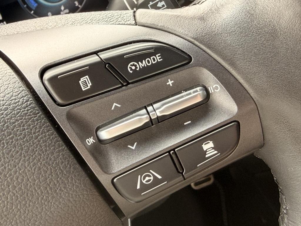 Hyundai Kona ev premium 64 kwh 3 fase | luxe uitvoering | navigatie | hud |