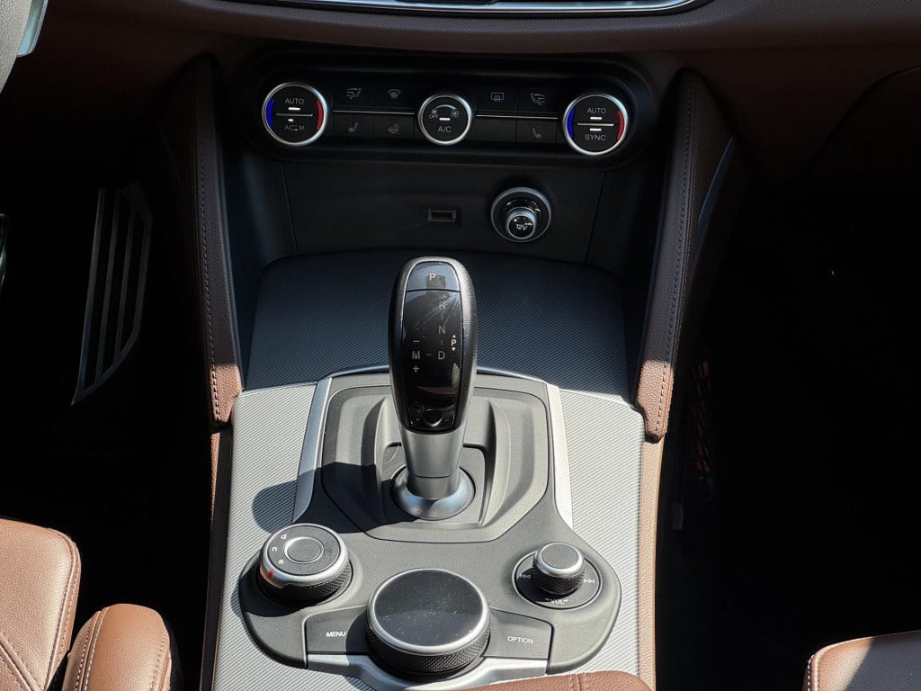 Alfa Romeo Stelvio 2.0 t awd super veloce interieur | trekhaak afneembaar |