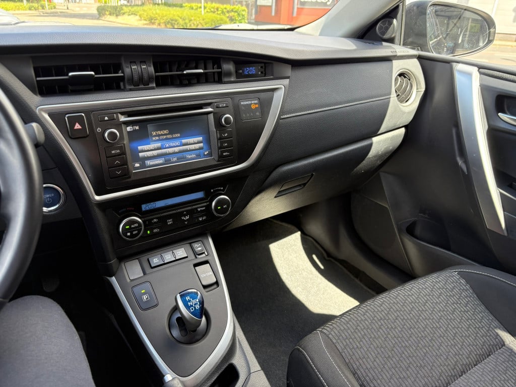 Toyota Auris touring sports 1.8 hybrid lease top 5 editie
