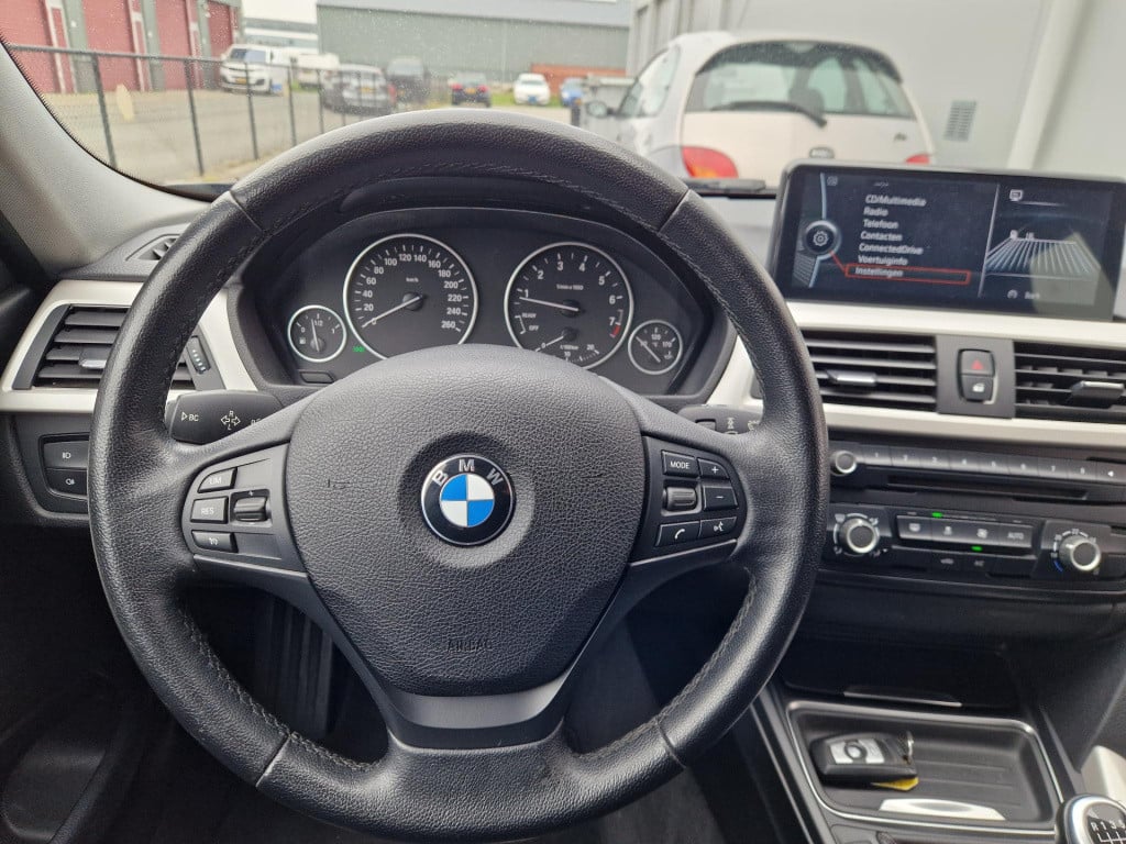 BMW 3-serie touring 320i executive