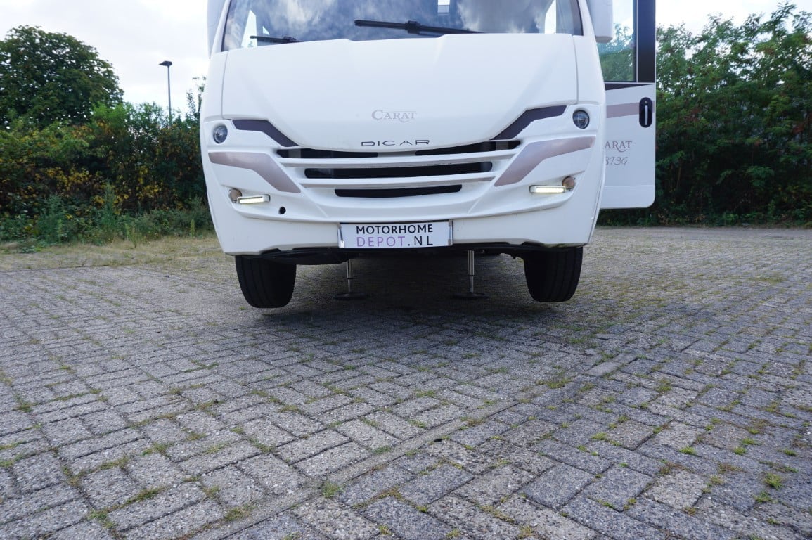 Mc Louis Nevis 873 G Carat 2016 met 63.500km goede opties!