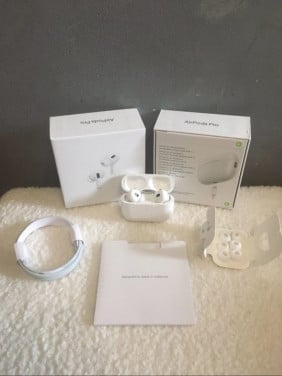 Apple AirPods Pro 2 (Nieuw in Seal)