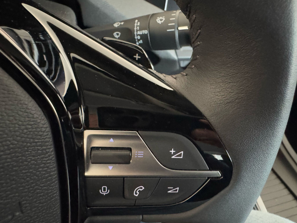 Peugeot 308 1.6 plug-in hybrid 180 active pack business