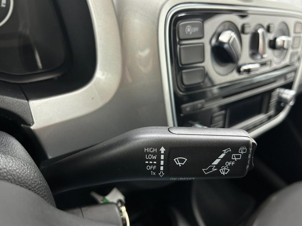 Volkswagen UP! occasion 1.0 high up! bluemotion | grijs | tweedehands volks