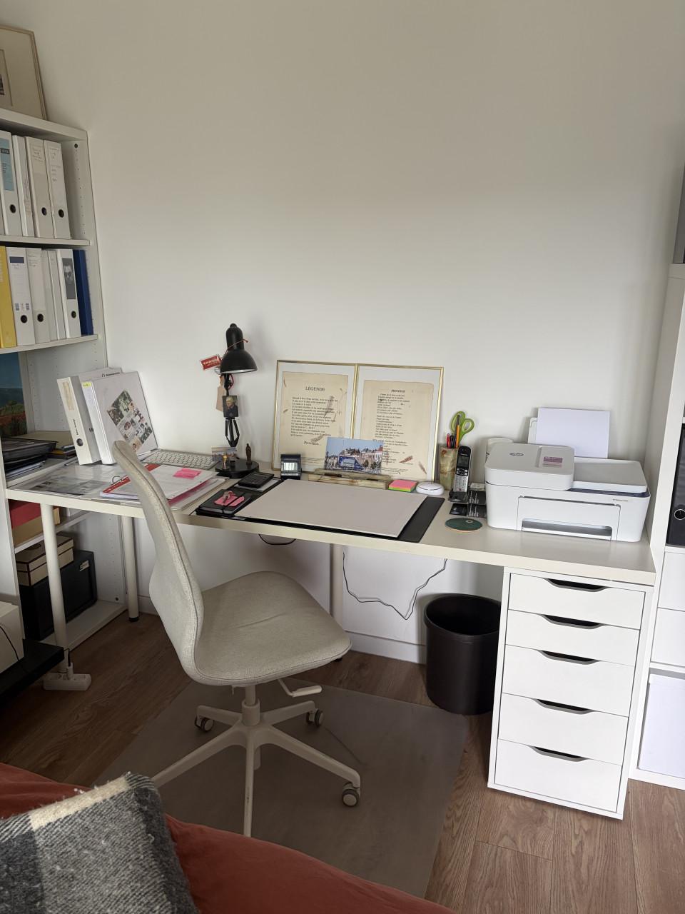 Bureau van Ikea