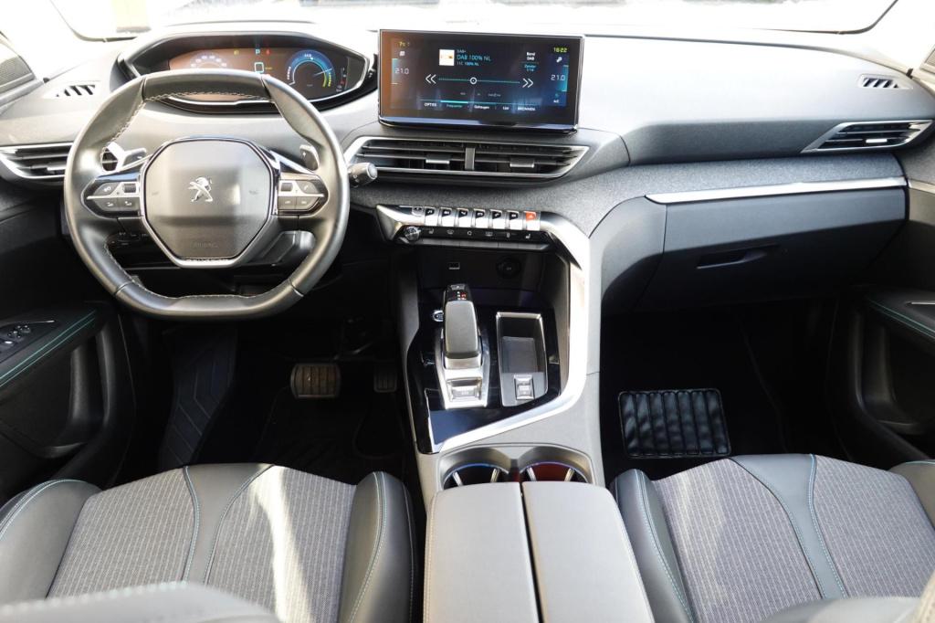 Peugeot 3008 1.6 hybrid 225 allure