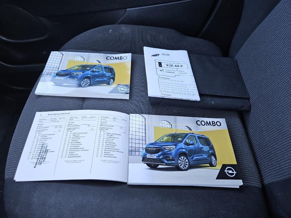 Opel Combo 1.5d l2h1 edition automaat / airco / cruise controle / trekhaak 