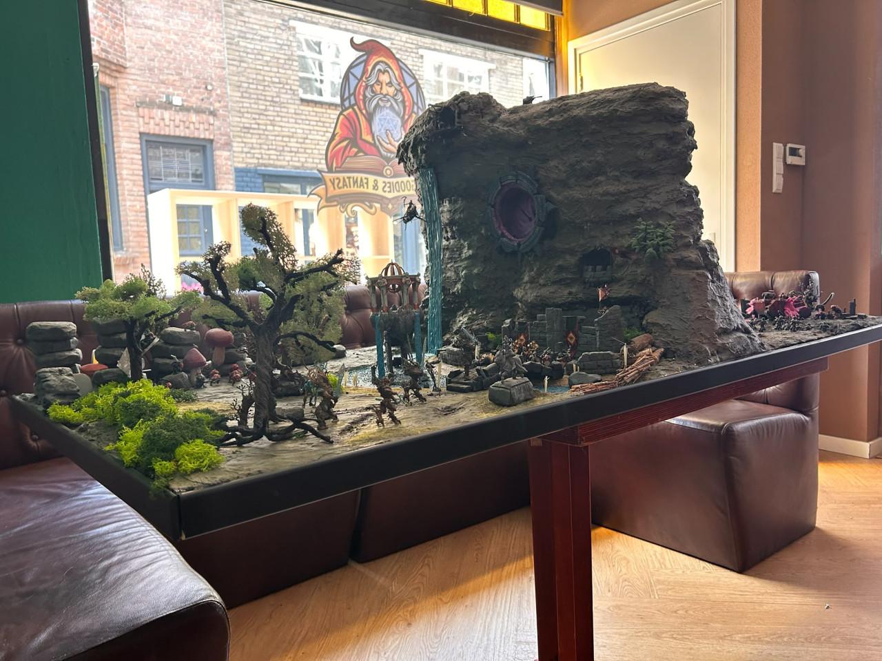 Uniek Meesterwerk: Handgemaakt Warhammer Diorama / Speelbord!