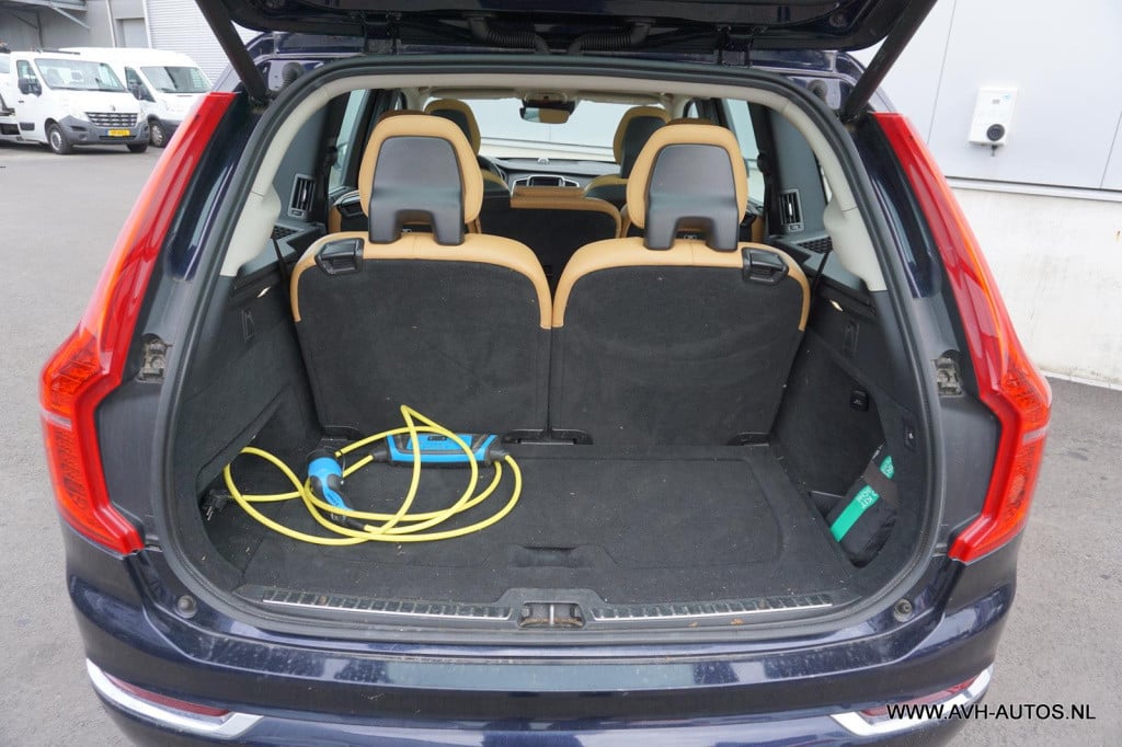Volvo XC90 2.0 t8 twin engine awd momentum
